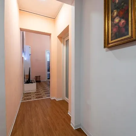 Apartment Sweet Breeze *